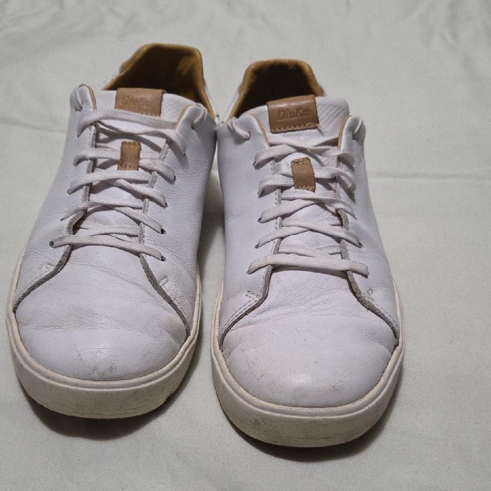 OluKai Men's White and Tan Sneakers